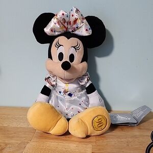 (9) Disney parks MINNIE celebrating 90th Year Disney Magic NWTs 12" Collectible
